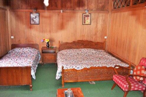 Holiday Inn Houseboat, Srinagar 2